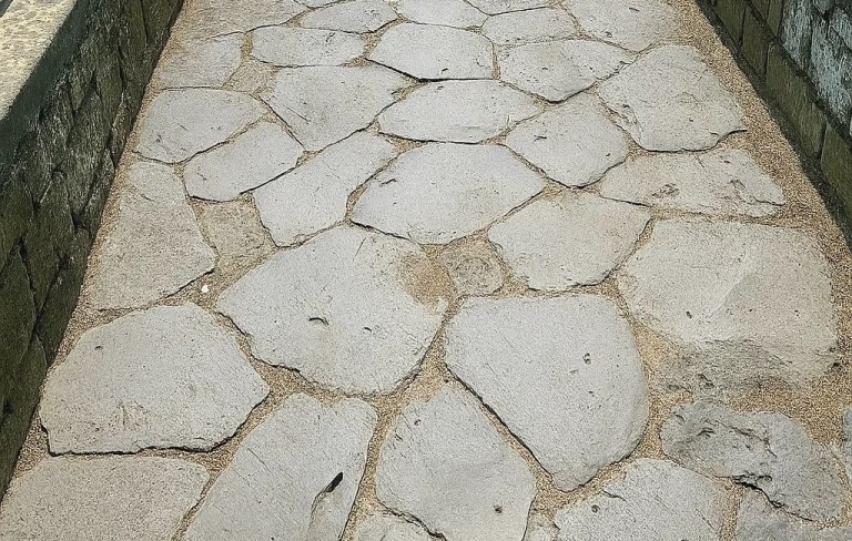 Strada-Basolata-Romana-dettaglio