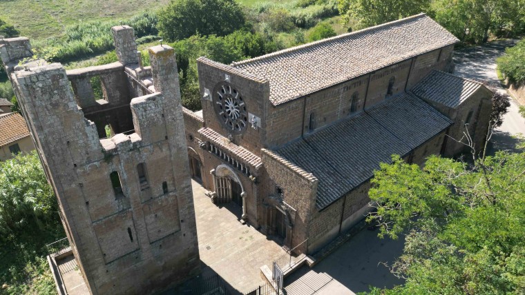 Basilica-Santa-Maria-Maggiore-Tuscania